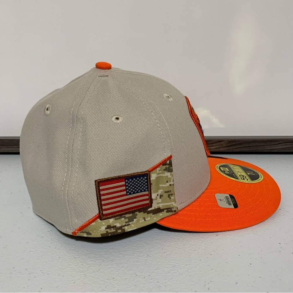 Denver Broncos New Era Stone/Orange ‘23 Salute To Service 59FIFTY Fitted Hat-New - Picture 2 of 10
